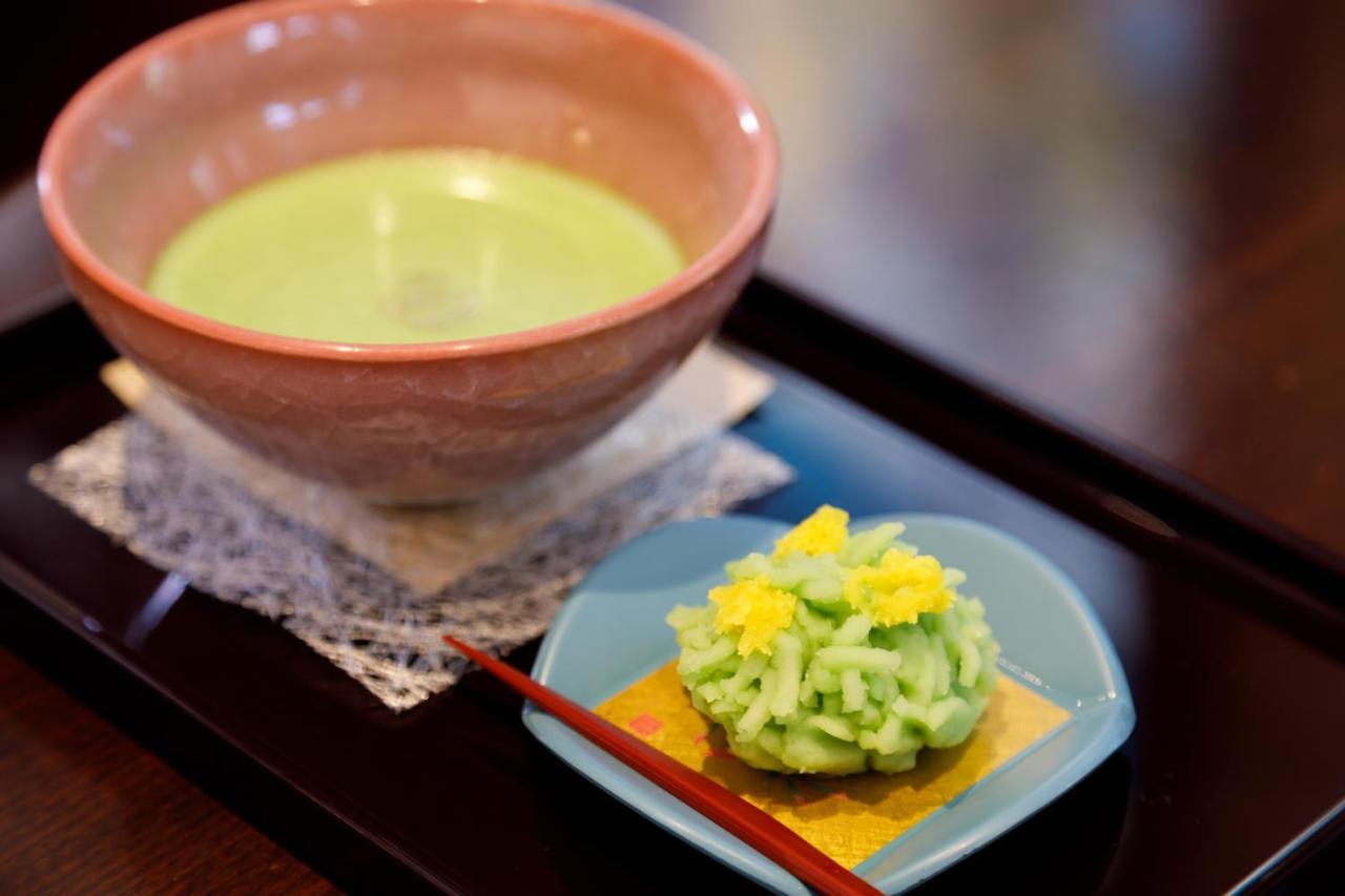 Kanazawa Hakuchoro Hotel Sanraku -Natural Hot Spring- Esterno foto A bowl of matcha