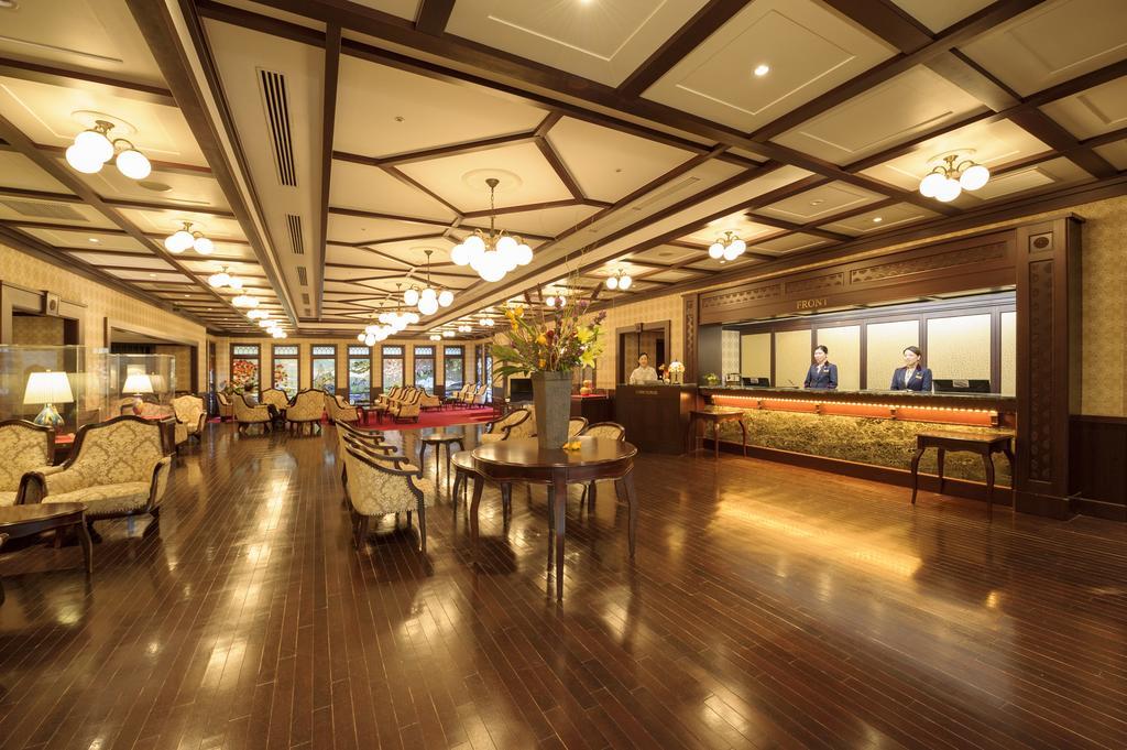 Kanazawa Hakuchoro Hotel Sanraku -Natural Hot Spring- Esterno foto The lobby of the hotel
